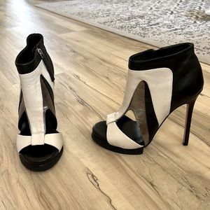Camilla Skovgaard, size 38, black, white & silver.